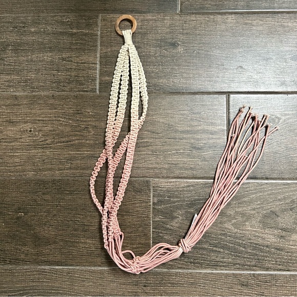Urban Outfitters / Serena Ombre Macrame Hanging Planter in Blush - Picture 3 of 5